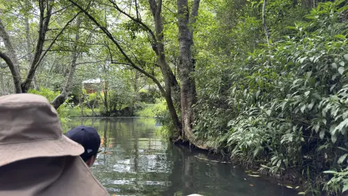 Paseo en bote por el río de las grutas